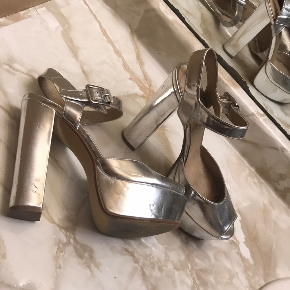 Heeled stilettos